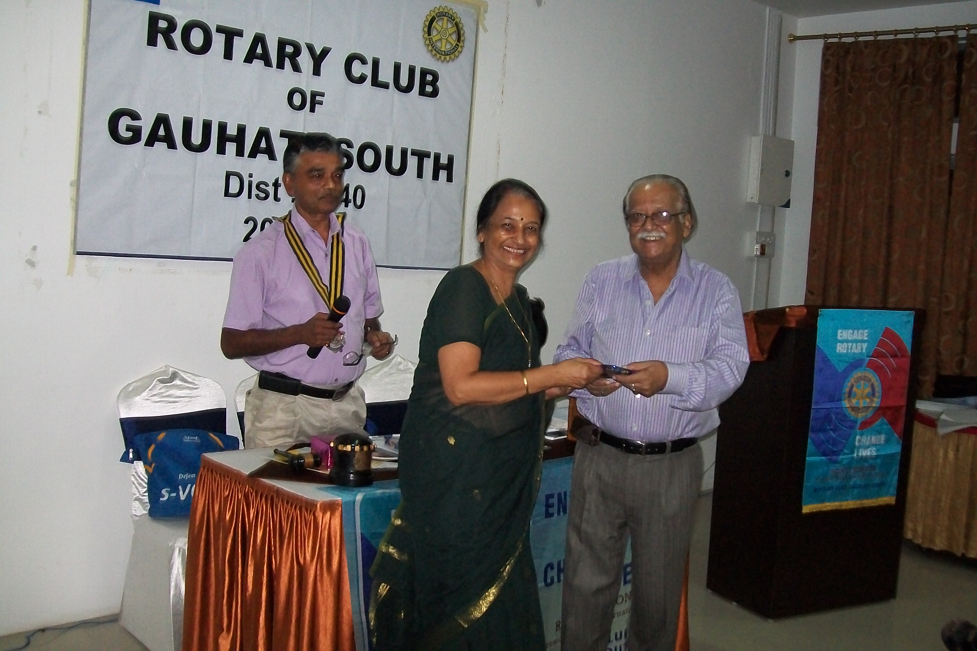  - Rtn.-Dr.-Priyam-Goswami-is-being-felicitated-on-the-occasion-of-her-Birthday-at-the-meeting-on-the-30th-Aug.-2013